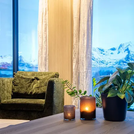 New Luxury Cabin Near Henningsvaer Front Row Lyngvaer Lodges Alpstuga *