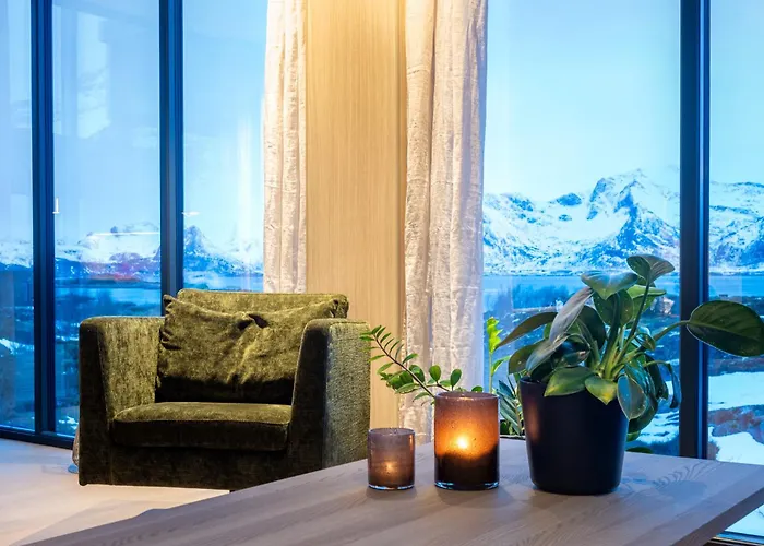 New Luxury Near Henningsvaer Lofoten Chalet *
