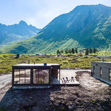 New Luxury Cabin Near Henningsvaer Front Row Lyngvaer Lodges Kleppstad