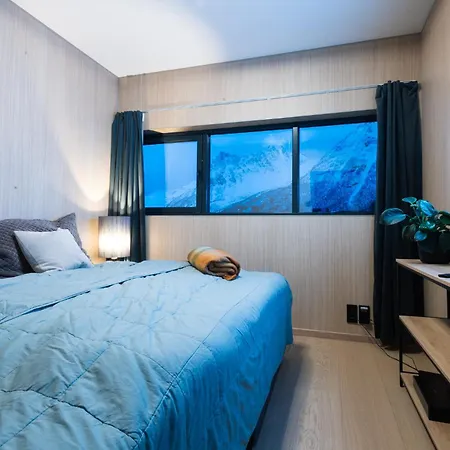 New Luxury Cabin Near Henningsvaer Front Row Lyngvaer Lodges Chalet *
